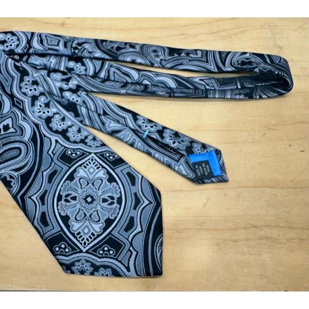 Bugatti Mens‎ Paisley Pattern Necktie Black Silver Elegant Formal